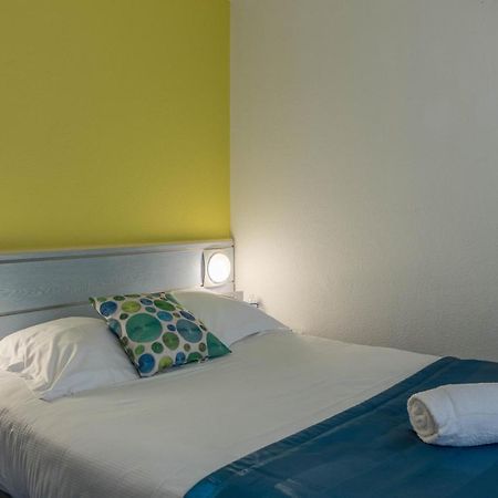 As Hotel Orleans Nord Artenay Bagian luar foto