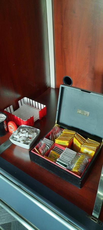 As Hotel Orleans Nord Artenay Bagian luar foto