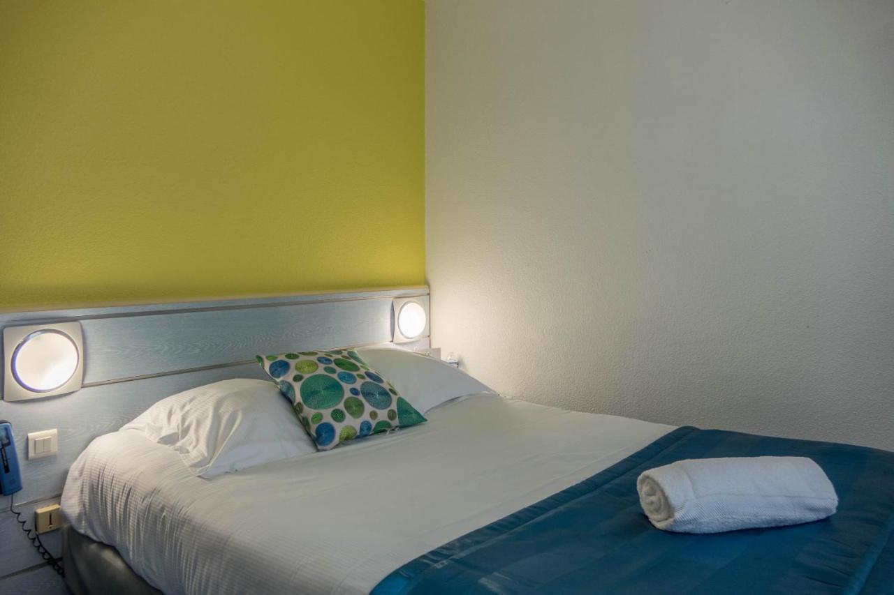 As Hotel Orleans Nord Artenay Bagian luar foto