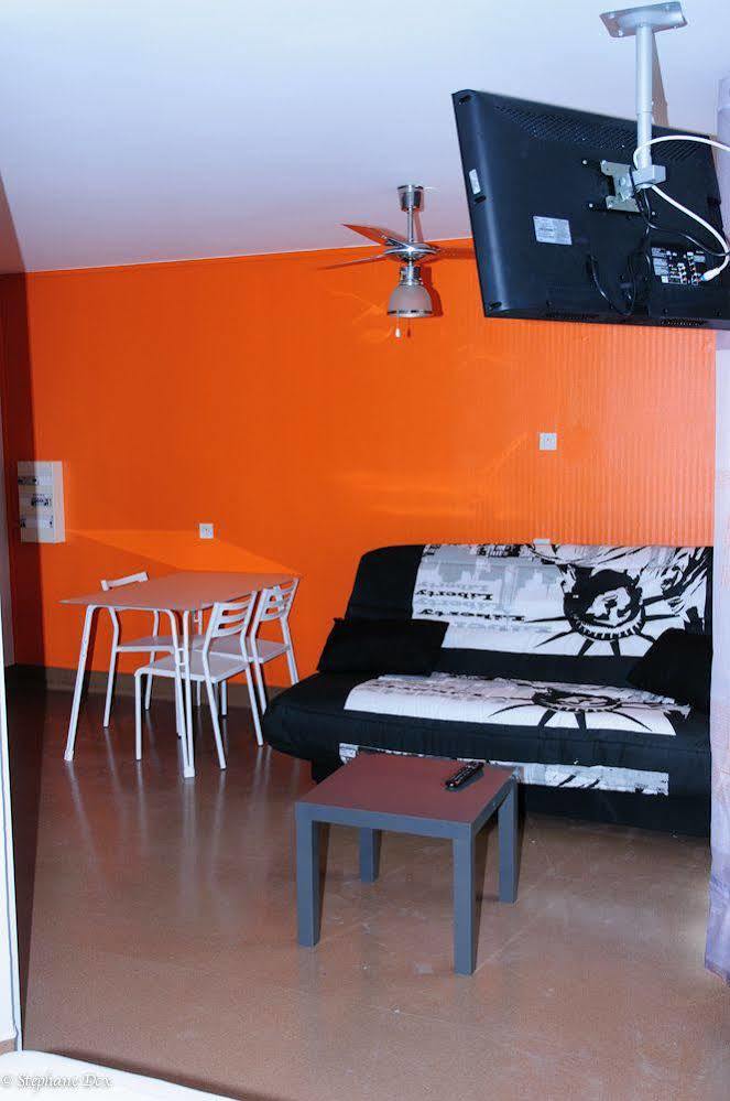 As Hotel Orleans Nord Artenay Bagian luar foto
